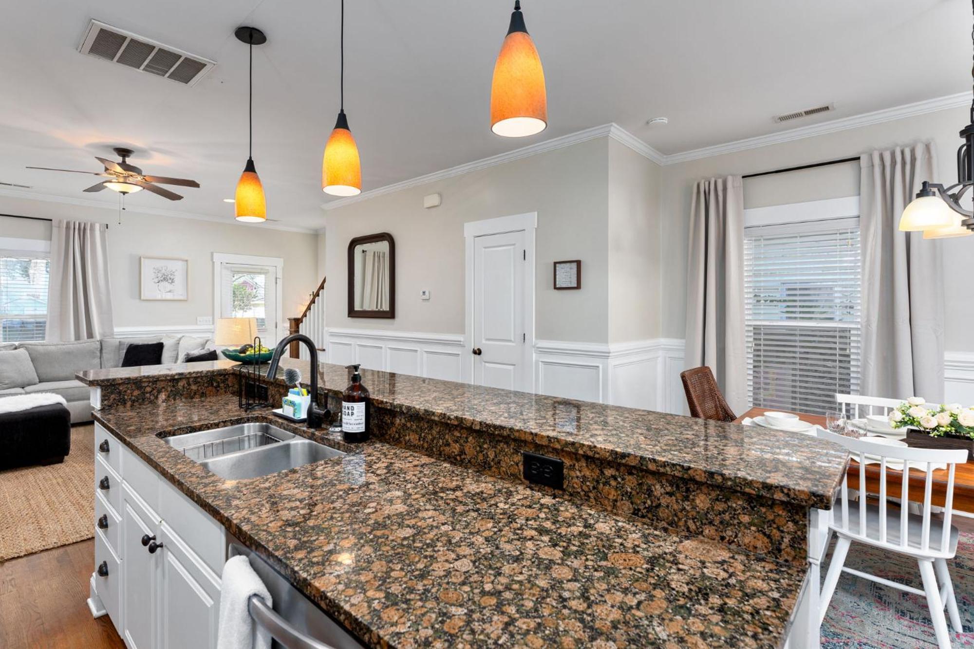 Downtown Wilmington Home ~ Pet Friendly Luaran gambar